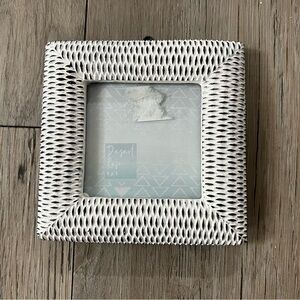 🔥SALE - any 4/$20. Anthropologie Ivory Textured Picture Frame